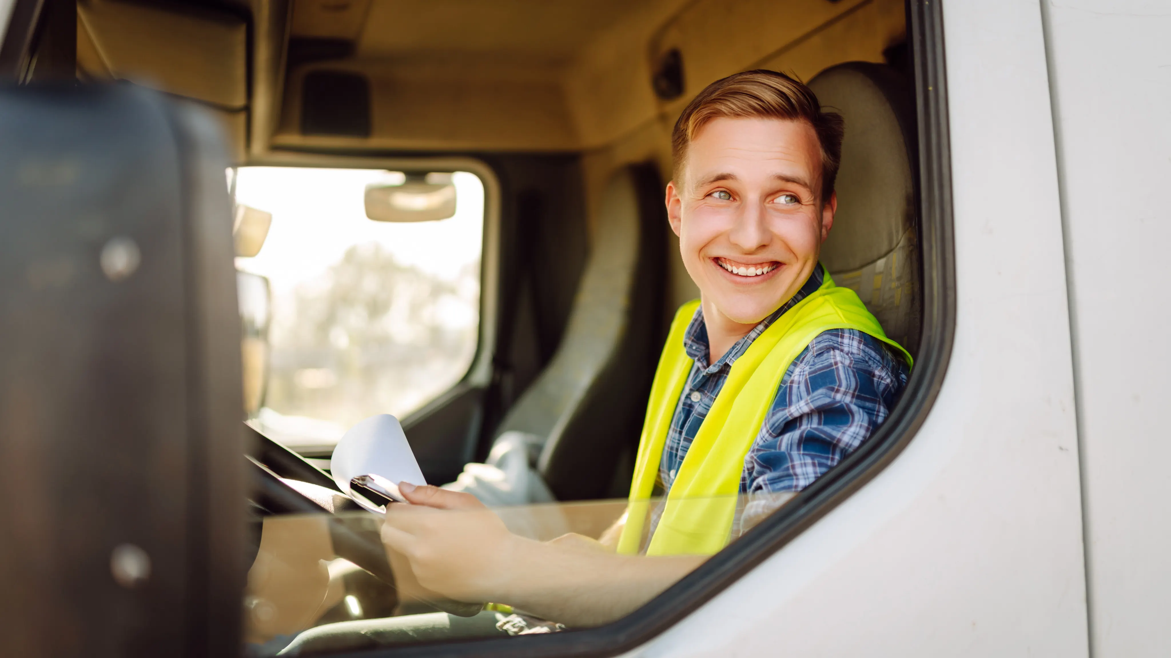 Conductor de camión logístico — Poly Logistic and Trading